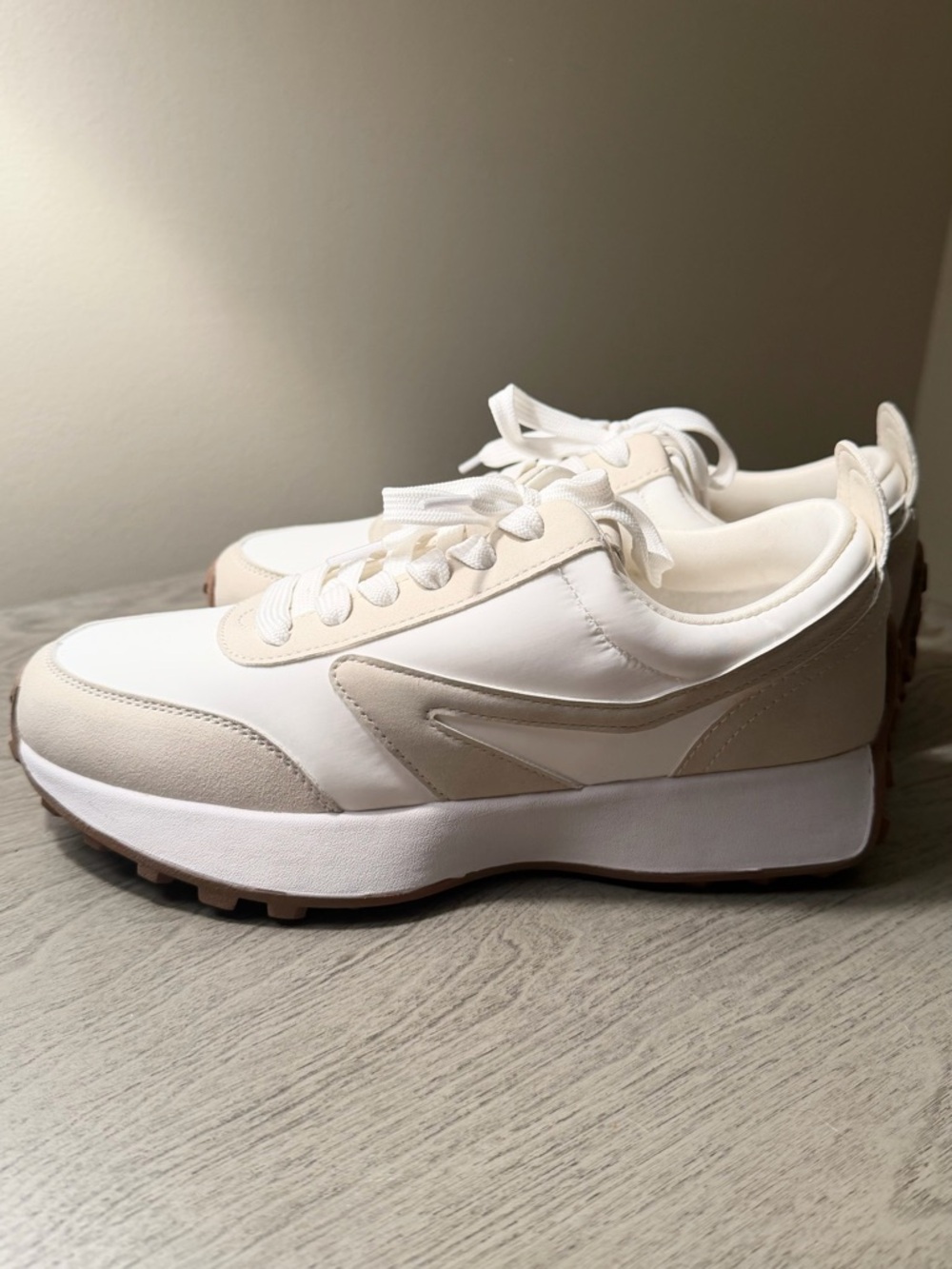Dolce Vita Braiden Platform Sneakers NWOT Size 7.5